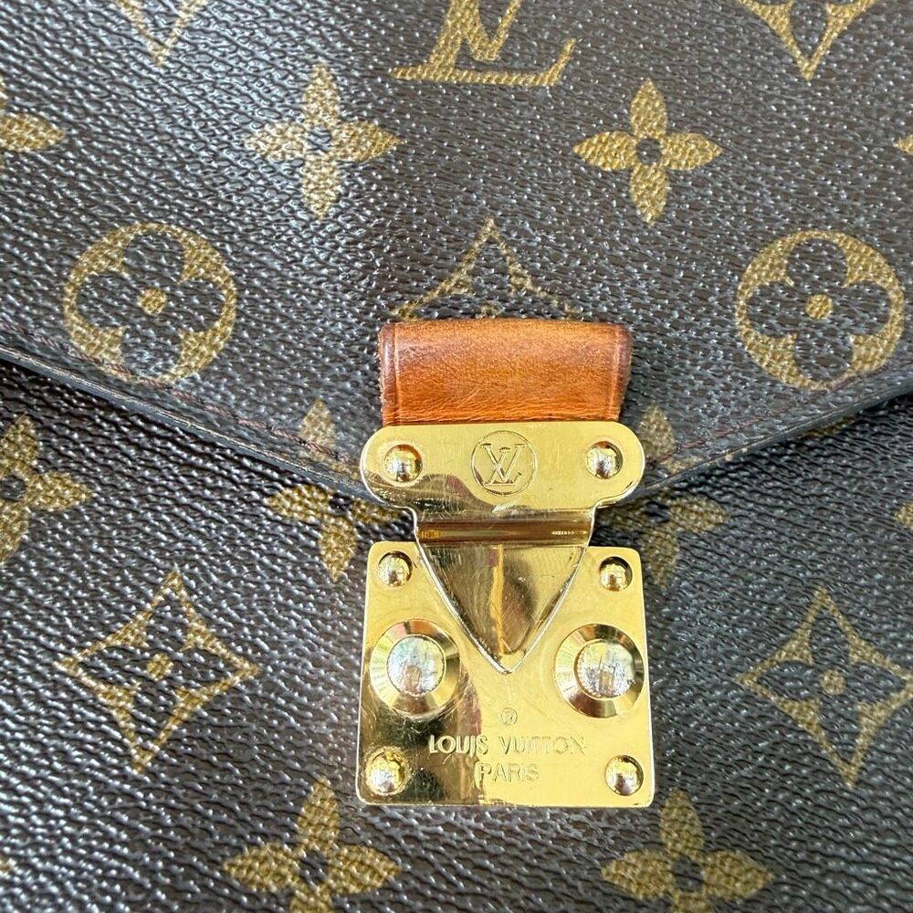 Authentic LOUIS VUITTON METIS Pochette Flap Monogram Leather Top Handle - Picture 4 of 16